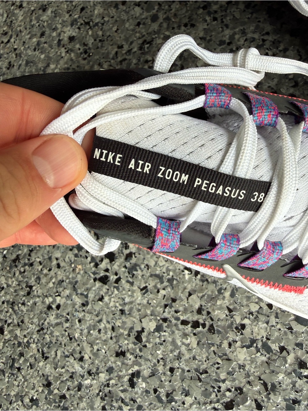 Nike Women's Air Zoom Pegasus 38 - Picture 2 of 5